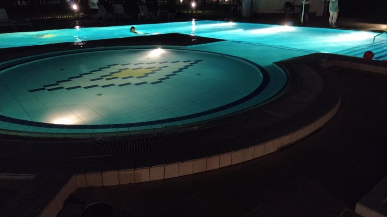 Gabi & Gabi Apartments ไฮจ์ดุสโซบอสโล ภายนอก รูปภาพ