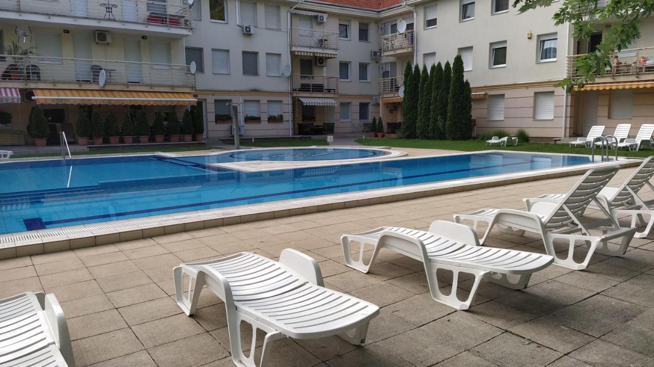 Gabi & Gabi Apartments ไฮจ์ดุสโซบอสโล ภายนอก รูปภาพ