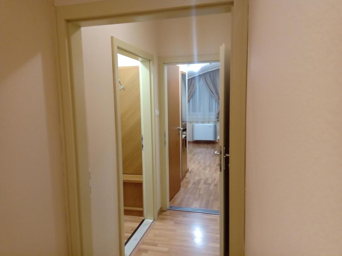 Gabi & Gabi Apartments ไฮจ์ดุสโซบอสโล ภายนอก รูปภาพ