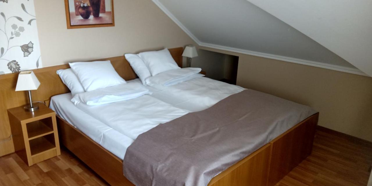 Gabi & Gabi Apartments ไฮจ์ดุสโซบอสโล ภายนอก รูปภาพ