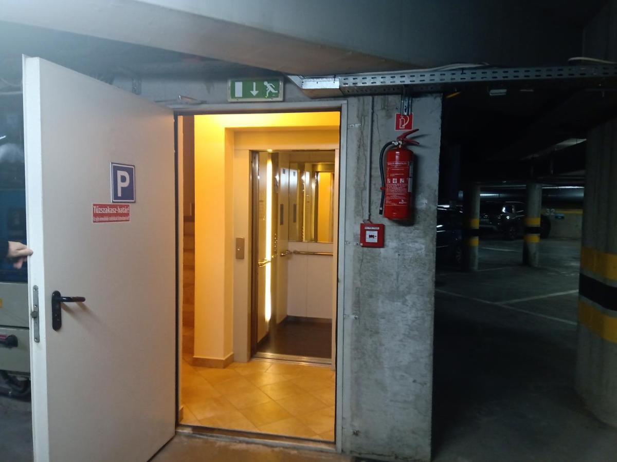 Gabi & Gabi Apartments ไฮจ์ดุสโซบอสโล ภายนอก รูปภาพ