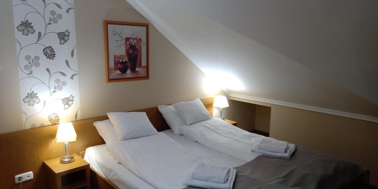 Gabi & Gabi Apartments ไฮจ์ดุสโซบอสโล ภายนอก รูปภาพ