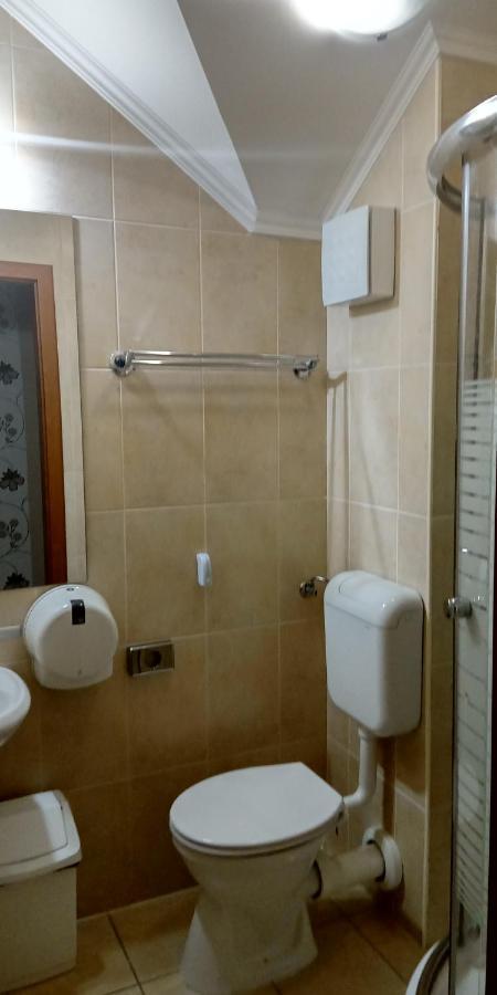 Gabi & Gabi Apartments ไฮจ์ดุสโซบอสโล ภายนอก รูปภาพ