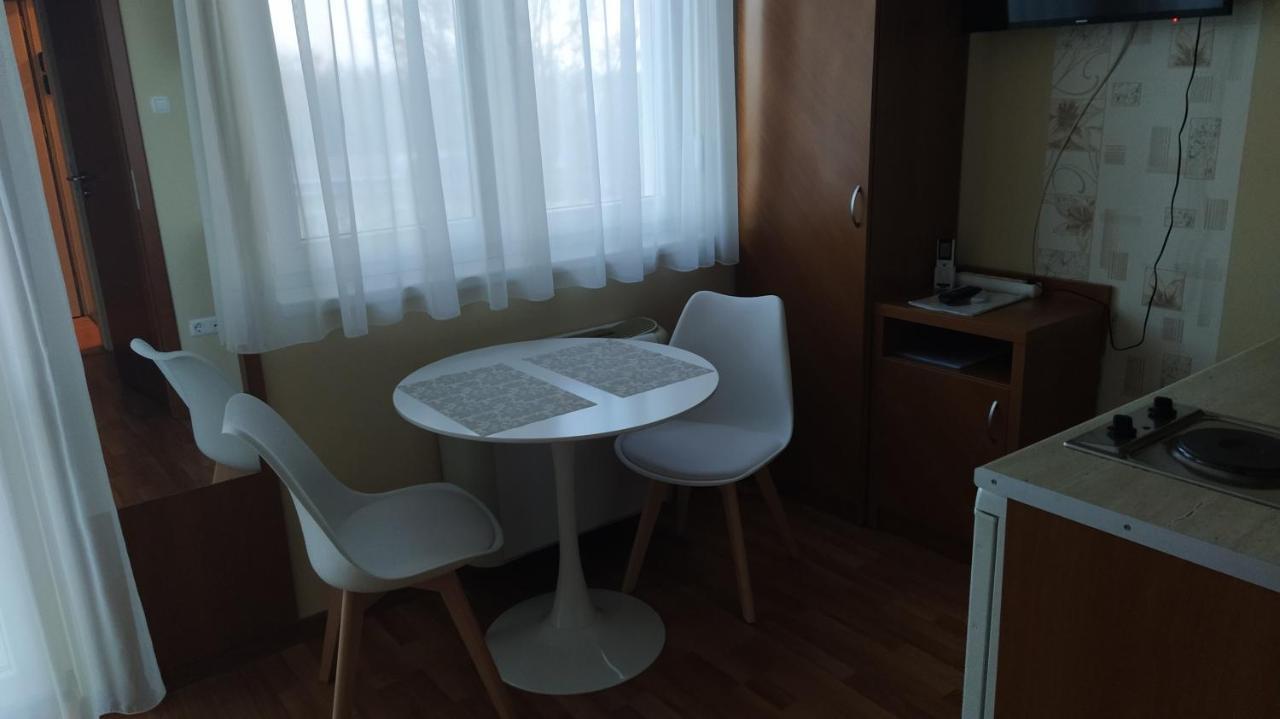 Gabi & Gabi Apartments ไฮจ์ดุสโซบอสโล ภายนอก รูปภาพ