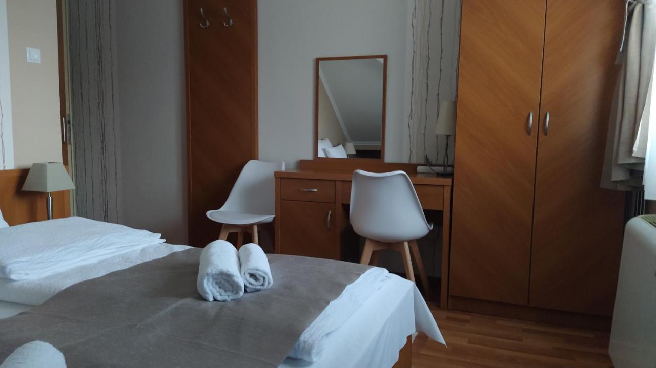 Gabi & Gabi Apartments ไฮจ์ดุสโซบอสโล ภายนอก รูปภาพ