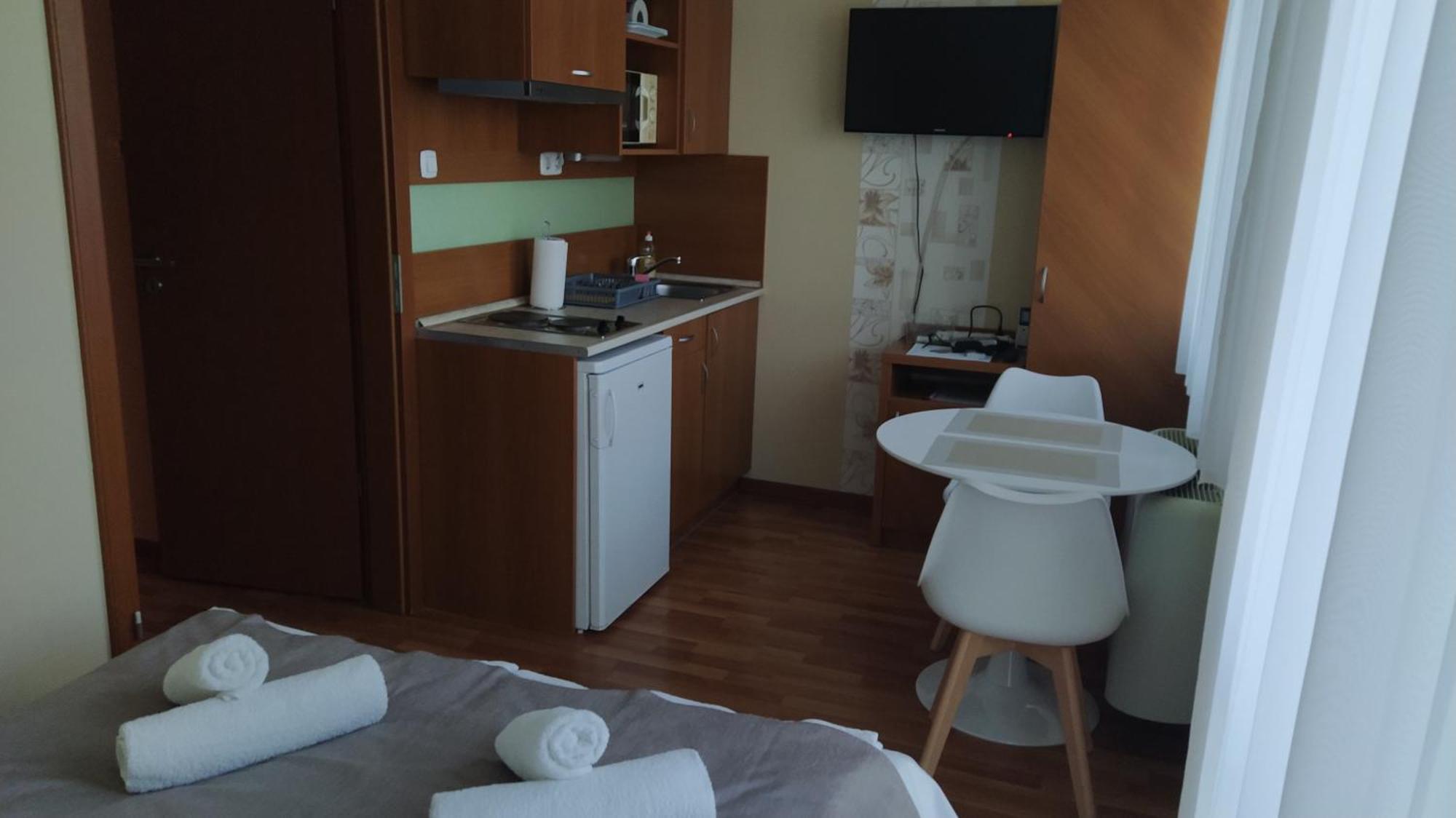 Gabi & Gabi Apartments ไฮจ์ดุสโซบอสโล ภายนอก รูปภาพ